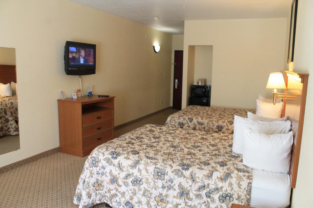 Days Inn By Wyndham San Antonio At Palo Alto Room photo